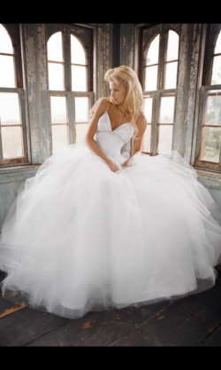 Wedding Dress M_663