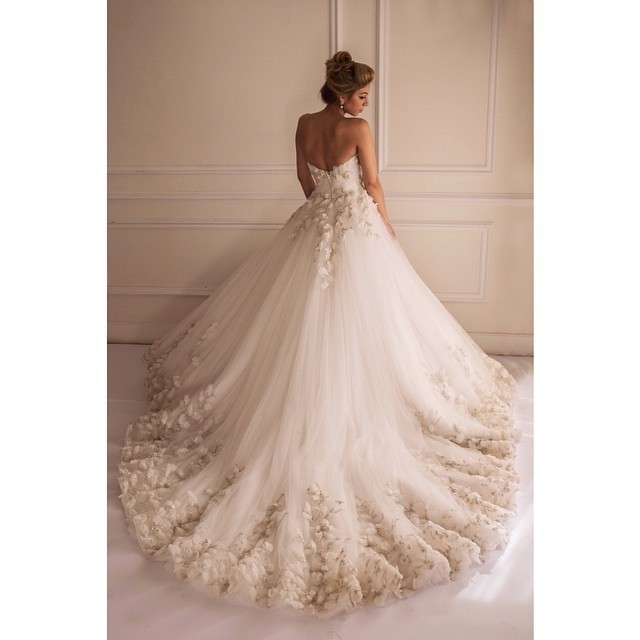 Fluffy and Ball Gown Wedding Dress M-1410