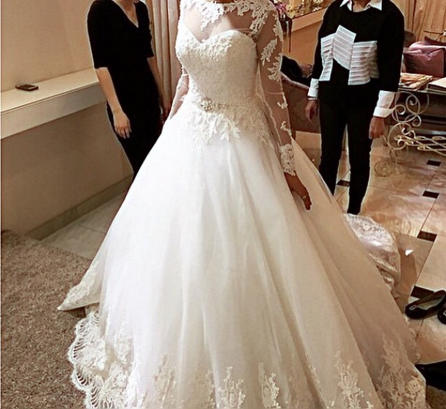 Ball Gown, Sleeves, Strapless Sweetheart and Lace Wedding Dress M-1537