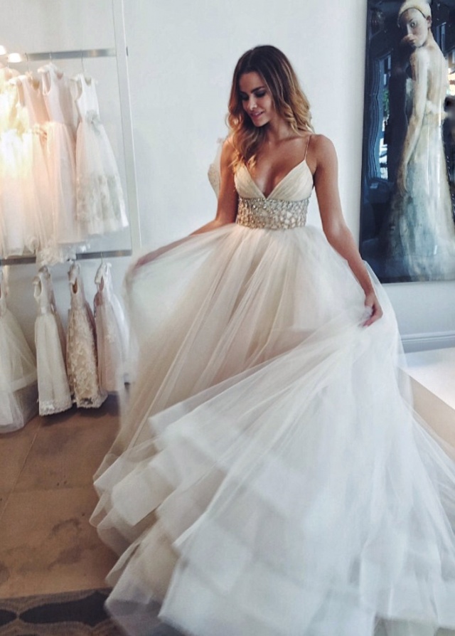 Ball Gown, Sweetheart, Fluffy and Tulle Wedding Dress M-2063
