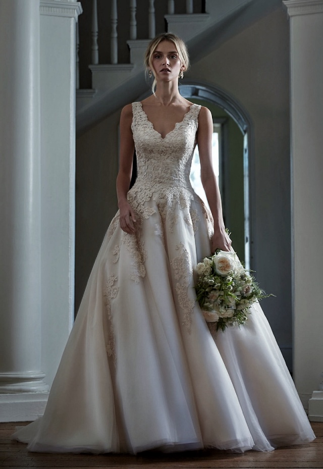 2016 Wedding Dress M-2083