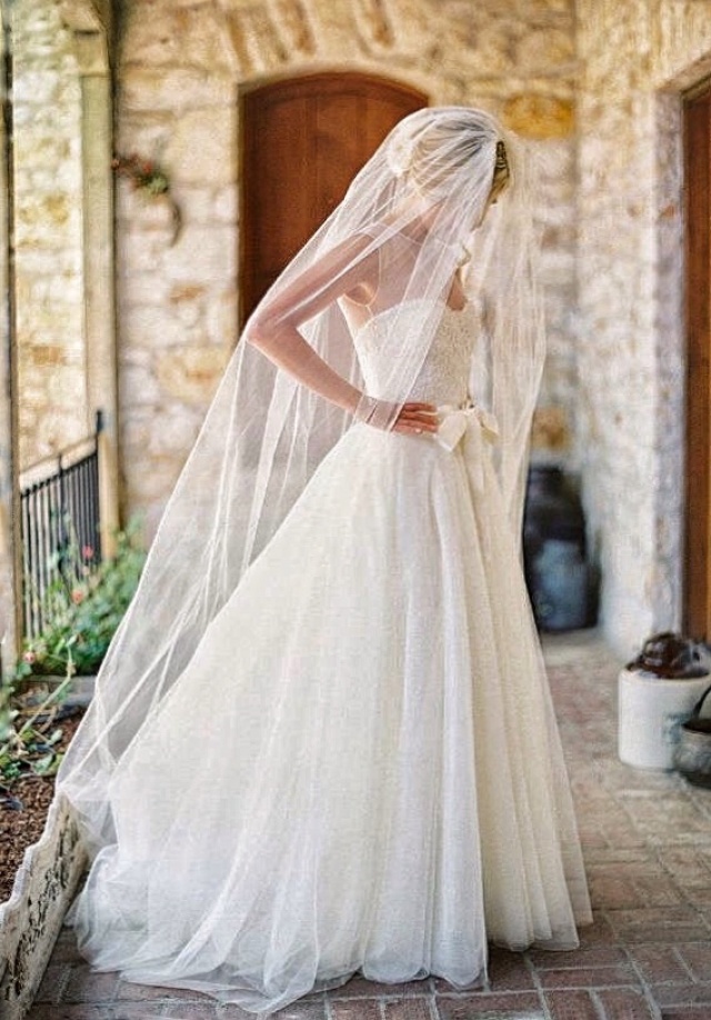Veil and A-Line Wedding Dress M-2113