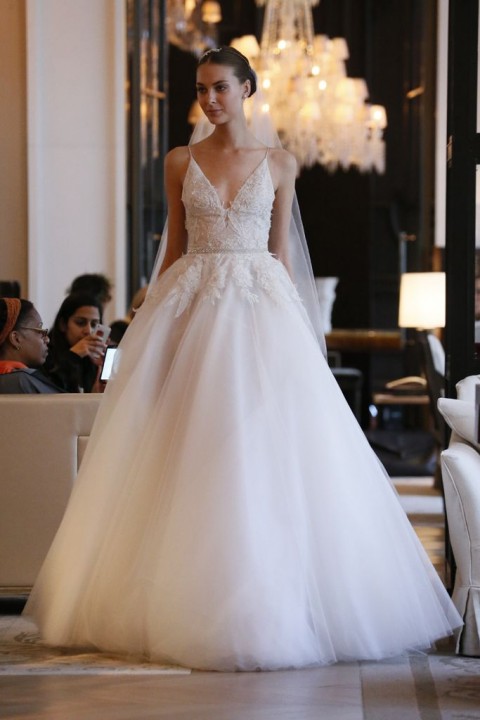 Ball Gown, Sweetheart, Veil and Tulle Wedding Dress M-1621